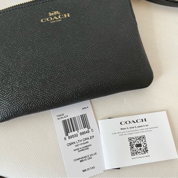 Coach Black Leather Corner Zip Wristlet NWT - Picture 3 of 6